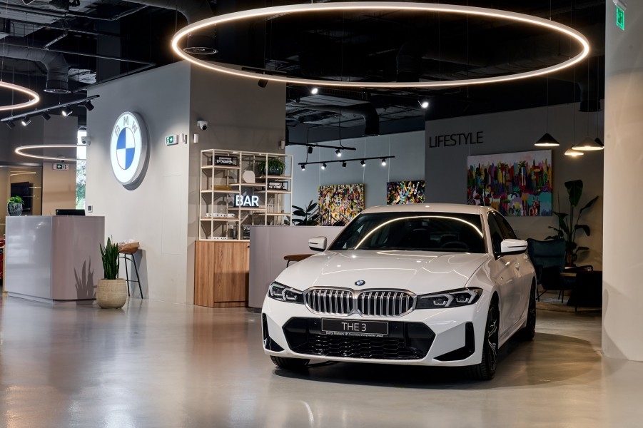 THE BMW STORE: A NEW DIMENSION OF LUXURY